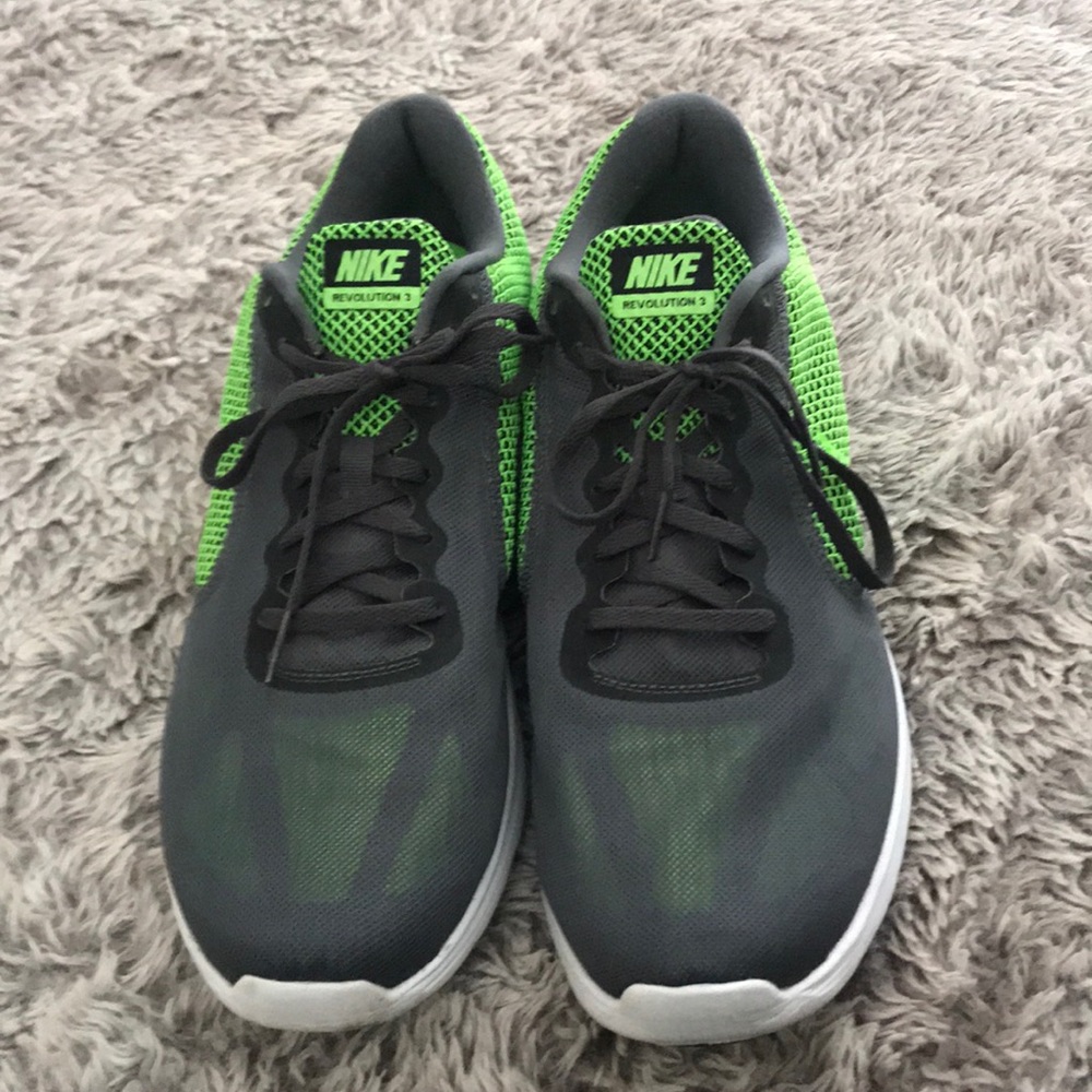 Nike Revolution 3